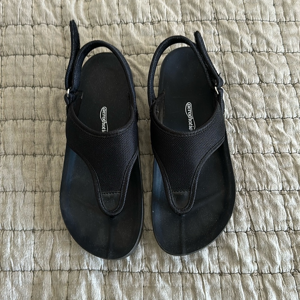 Aerothotic black thong sandals